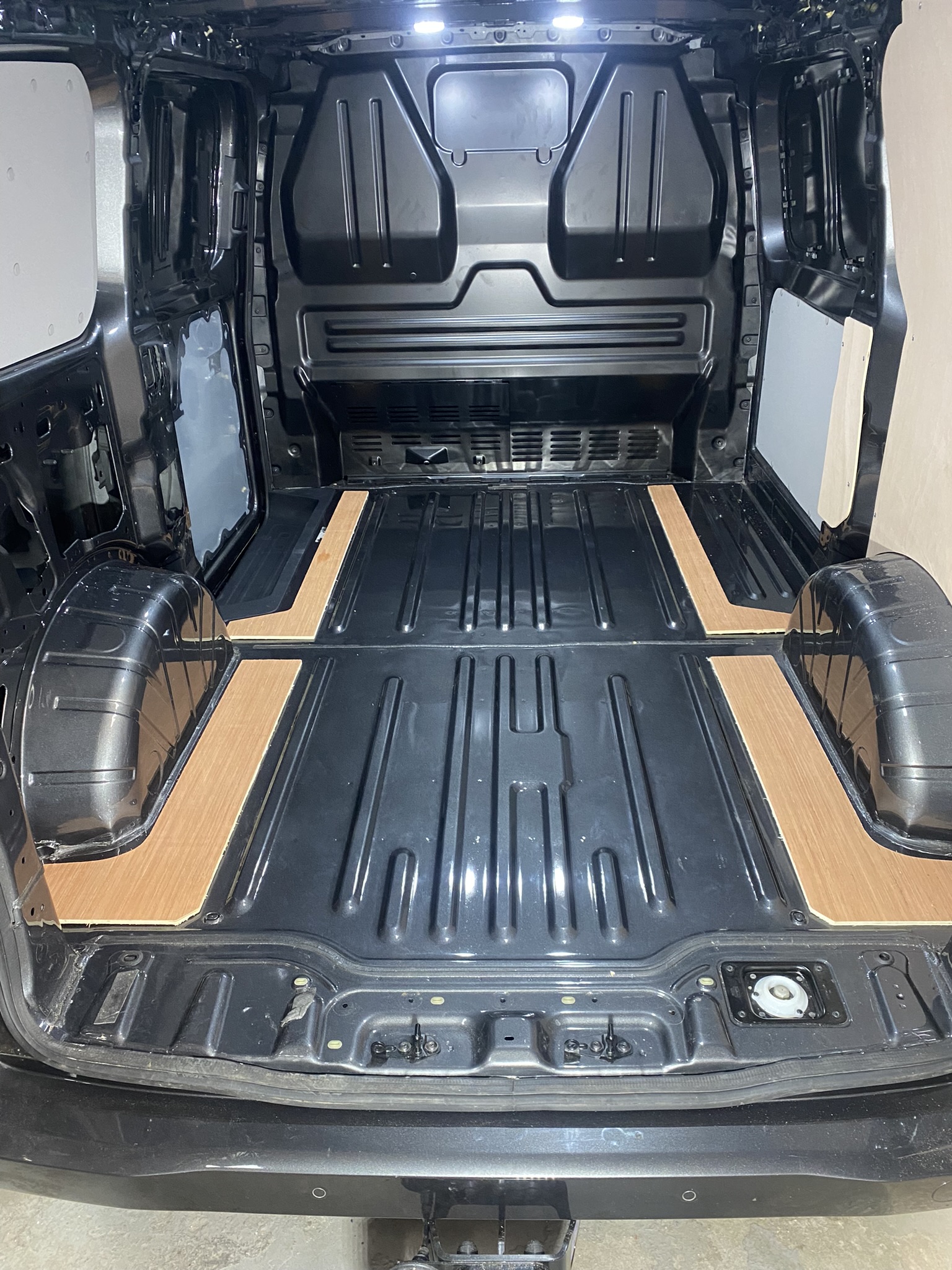 New Ford Transit Custom  Vw T7 2023 Floor Twin Slider (swb) - Coolwhip 